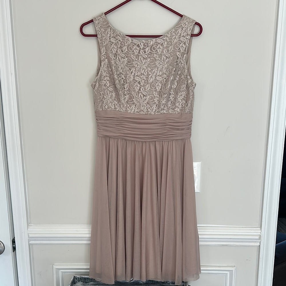 Chic Lace Midi Dress - Taupe